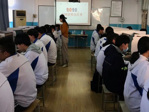 青島房產學校舉辦“職業(yè)教育活動周”，活動豐富多彩.png
