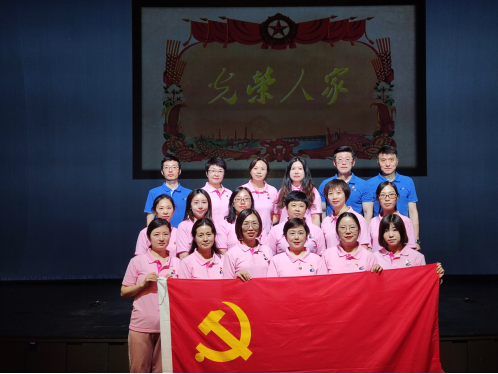 強(qiáng)國必須強(qiáng)軍，軍強(qiáng)才能國安  —青島城發(fā)集團(tuán)總部黨支部開展“中國夢、強(qiáng)軍夢、強(qiáng)國夢”主題黨日活動(dòng)